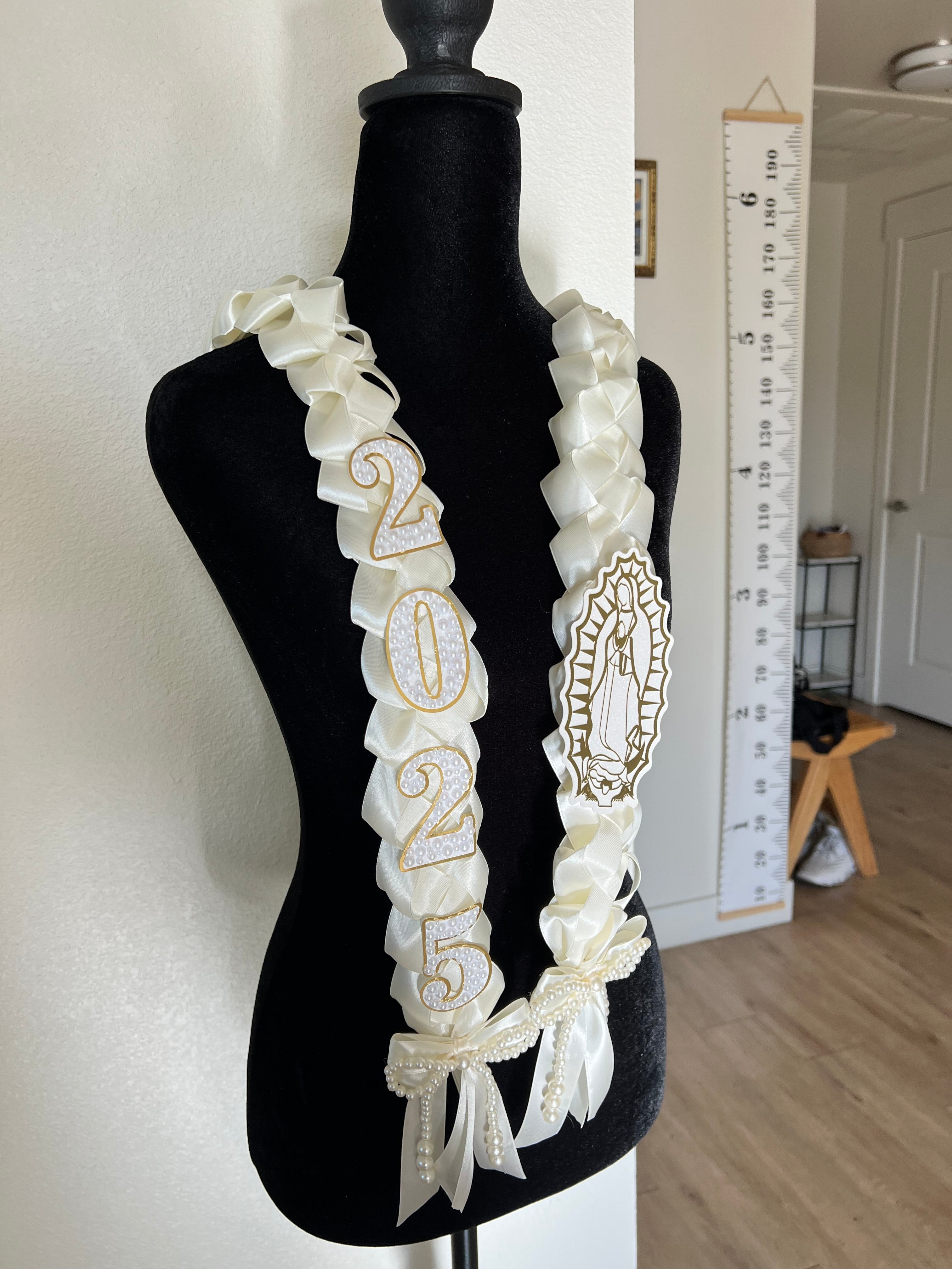 Croquet Virgin Mary lei
